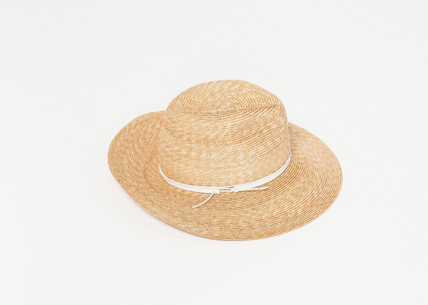 Wrapped Up Hat in Straw/White - formtest11