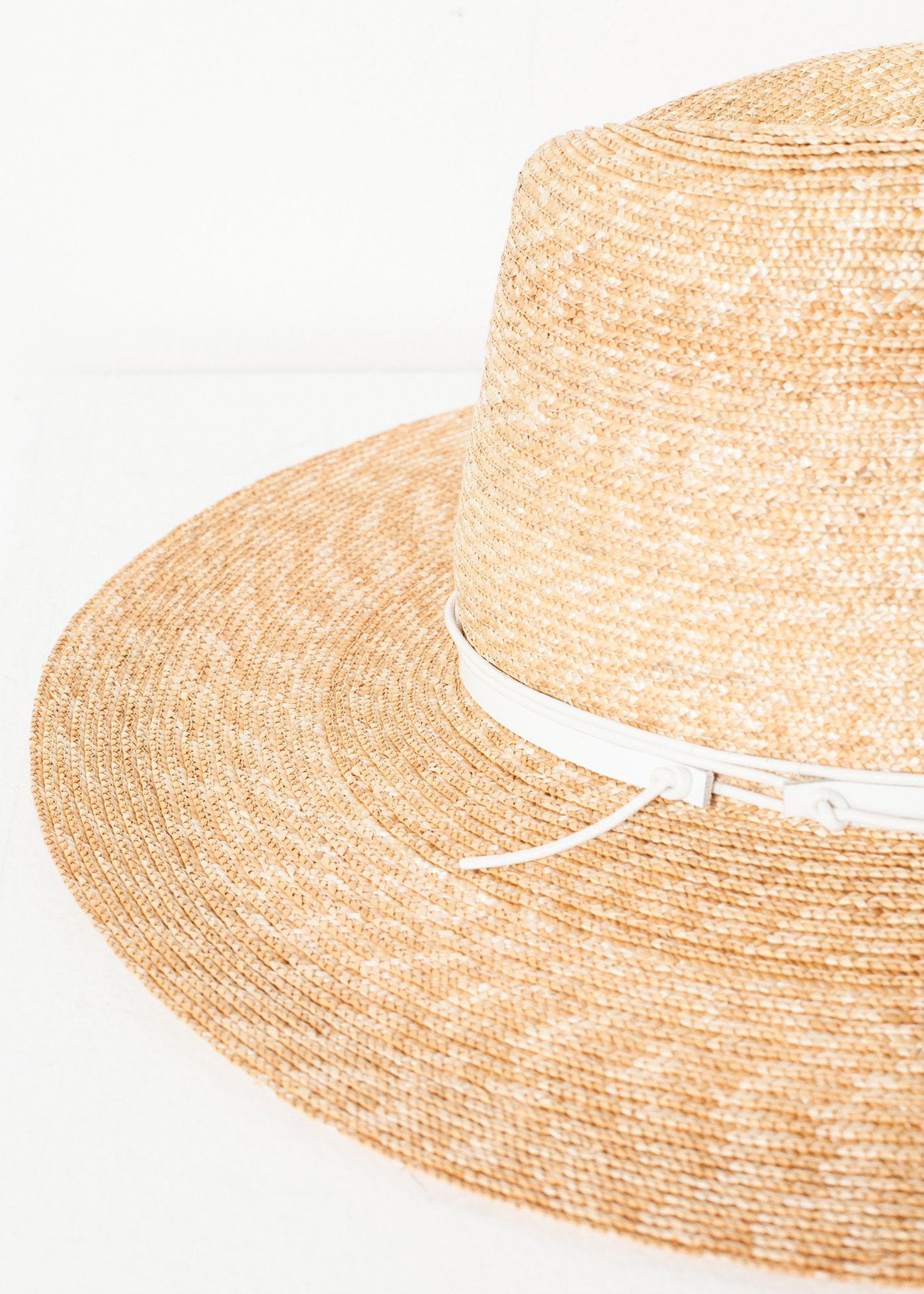 Wrapped Up Hat in Straw/White - formtest11