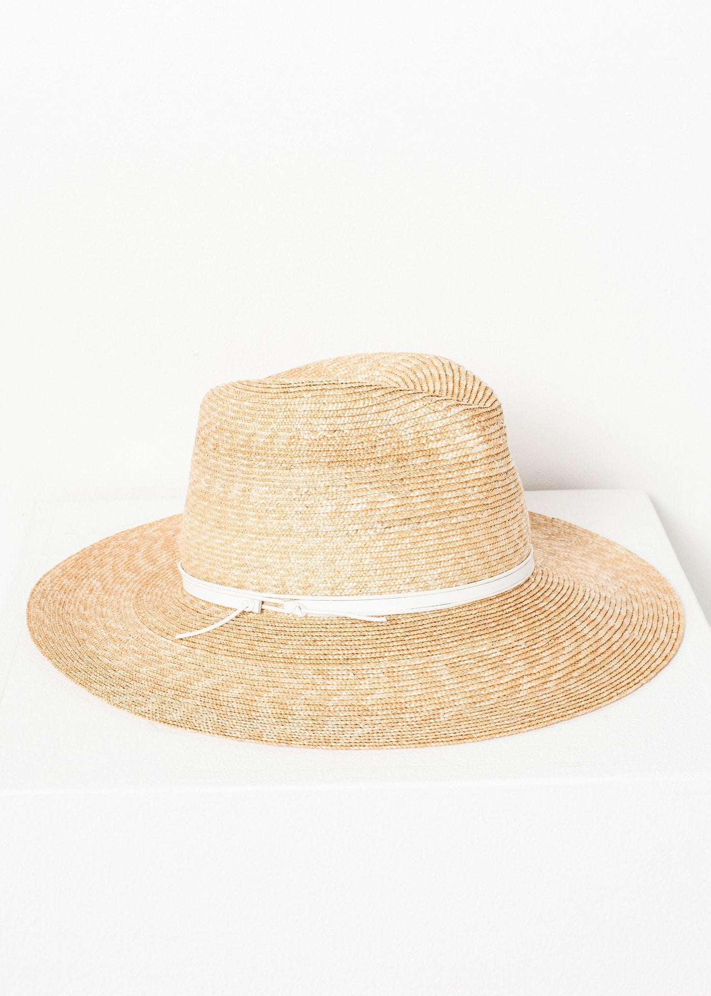 Wrapped Up Hat in Straw/White - formtest11