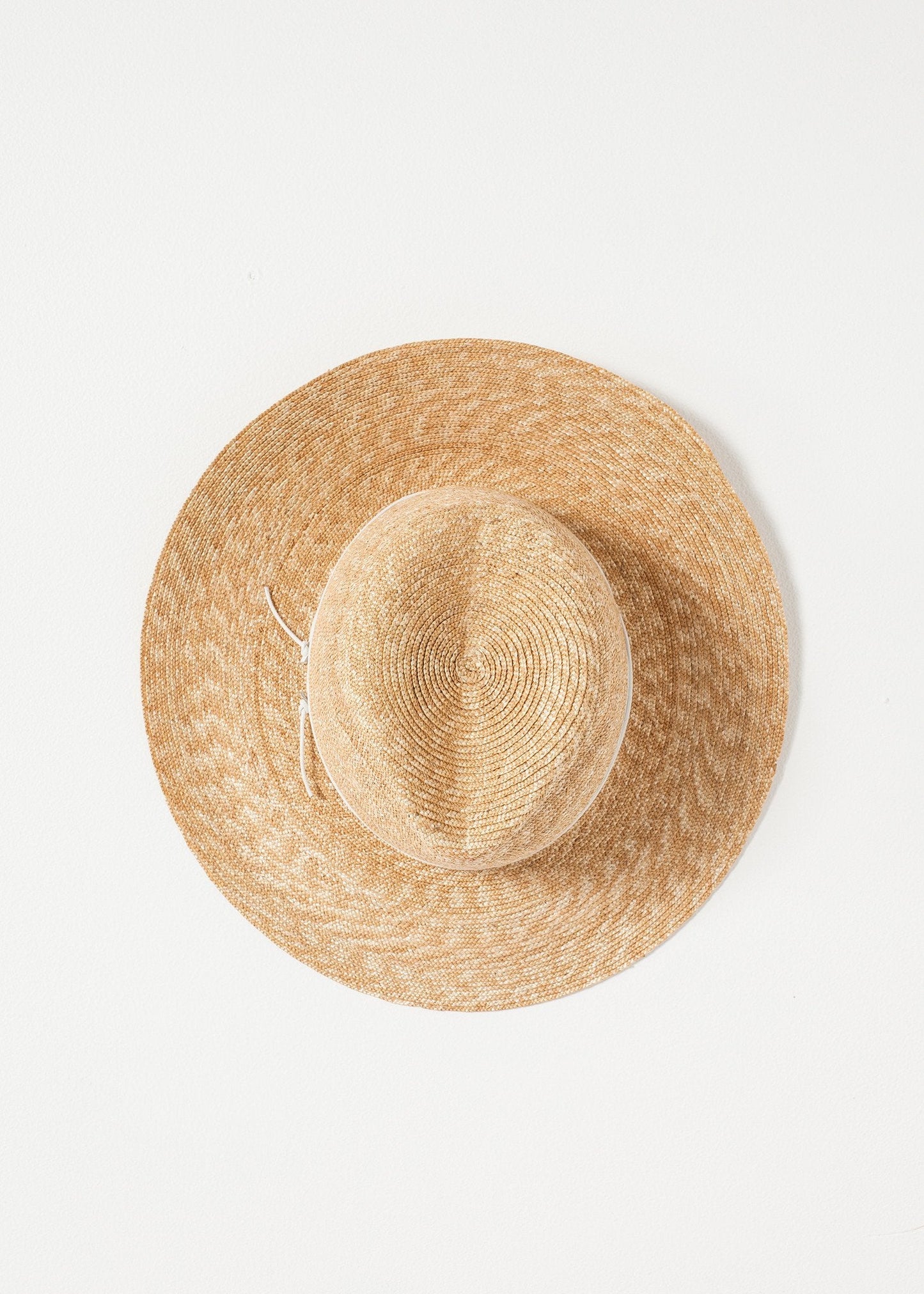 Wrapped Up Hat in Straw/White - formtest11