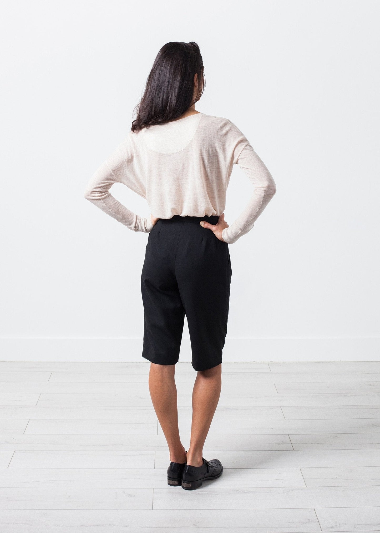 Woven Shorts in Black - formtest11