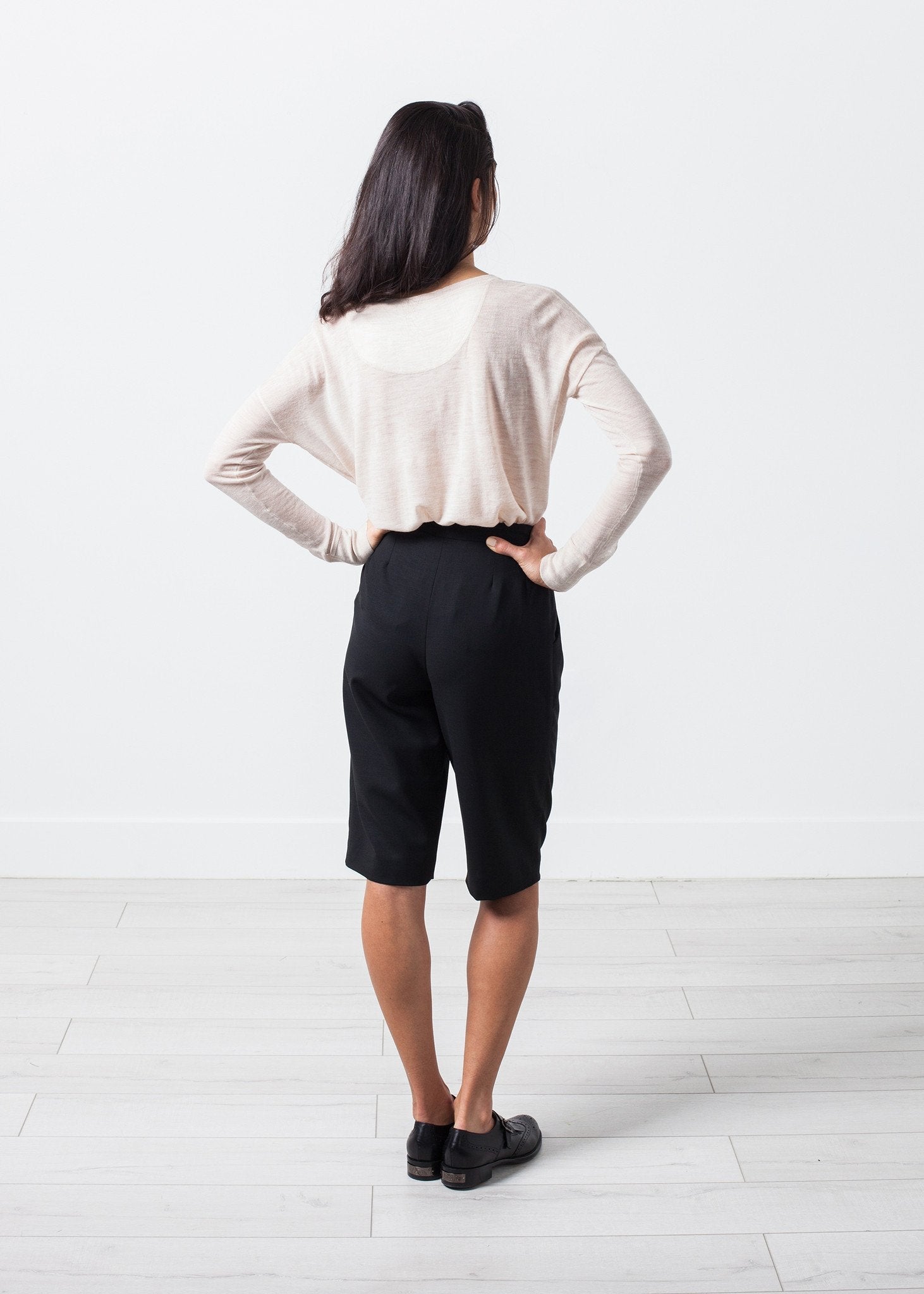 Woven Shorts in Black - formtest11