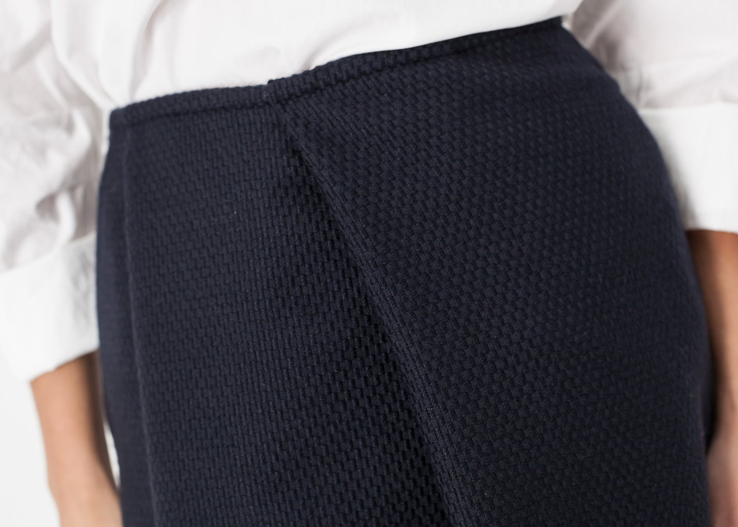 Jupe plissée en laine bleu marine