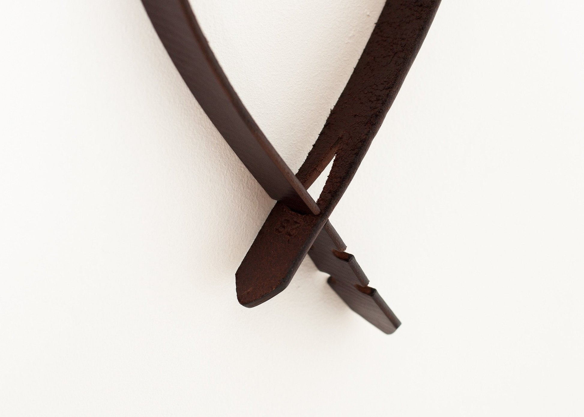 Buckle-less Belt in Brown - formtest11
